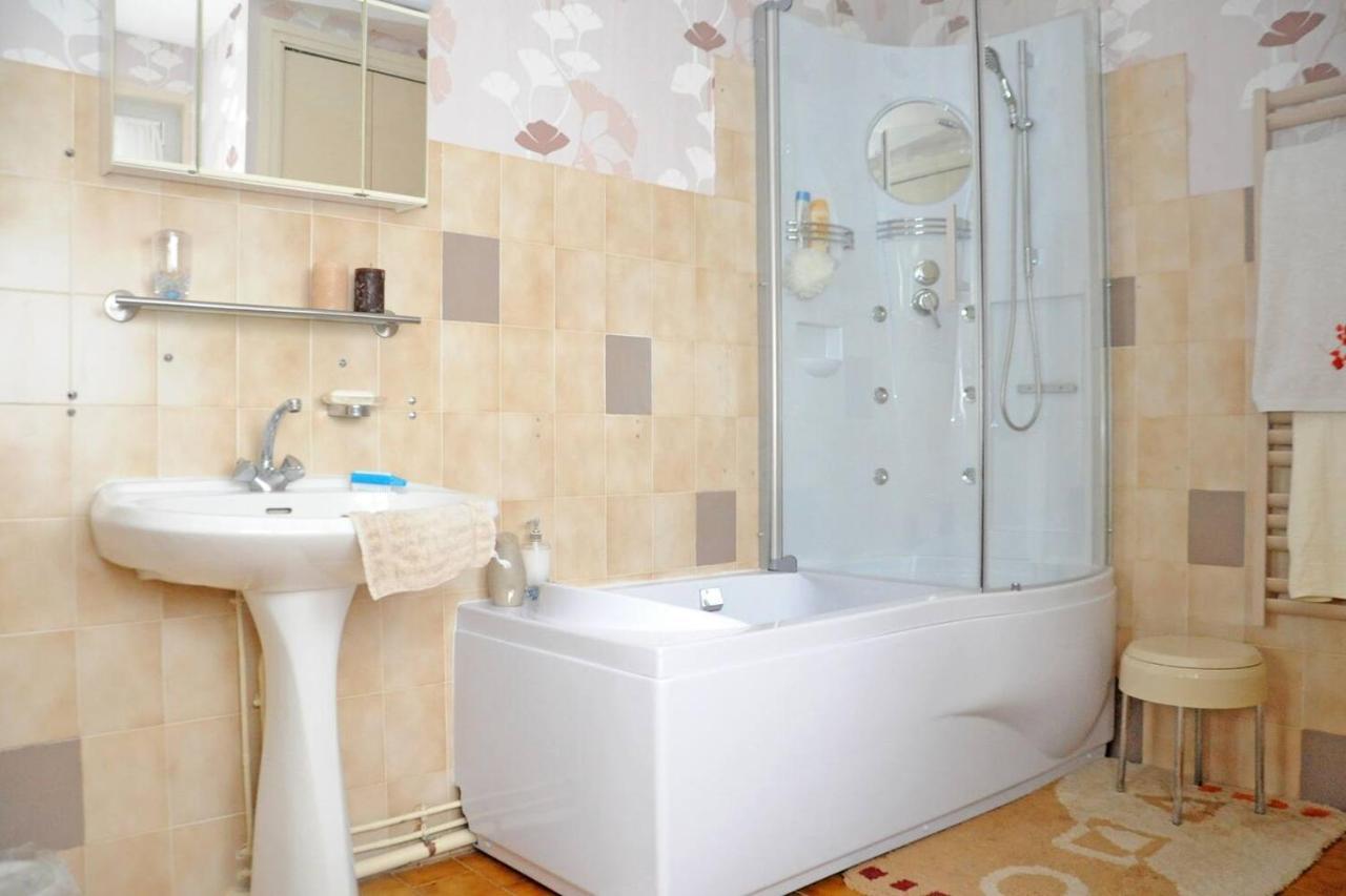 1 Bedroom House 20Min Walk To Centre In Tournus Bagian luar foto